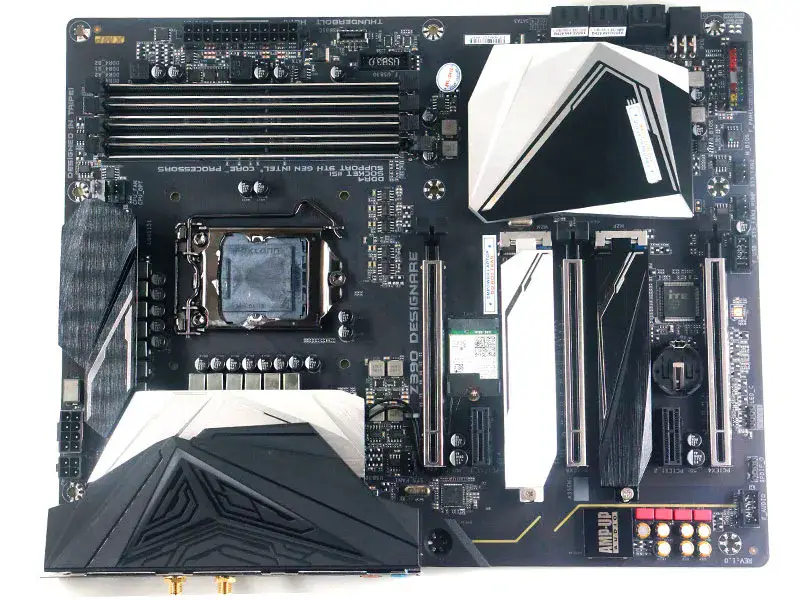 Základní deska Gigabyte Z390 Designare